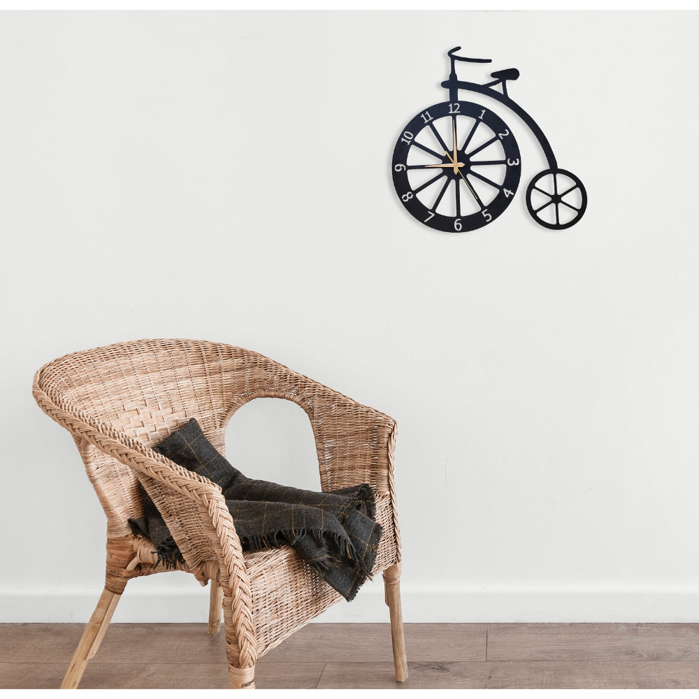 unique designer Metal wall clock black color